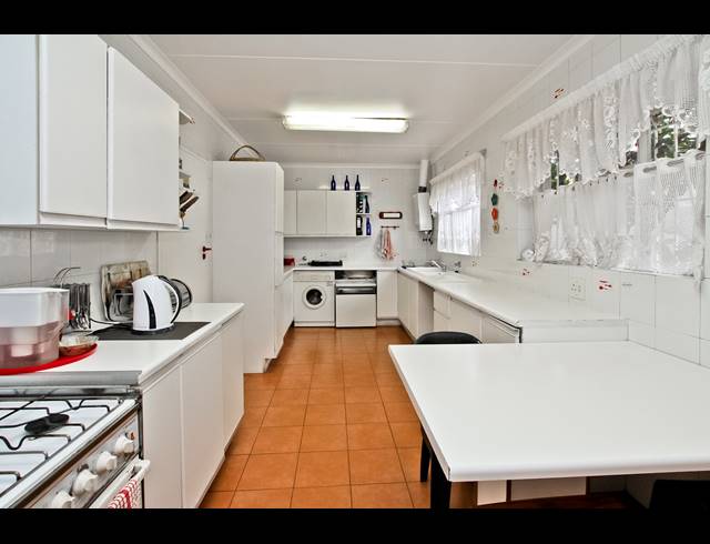 3 BEDROOM HOUSE FOR SALE IN NORWOOD